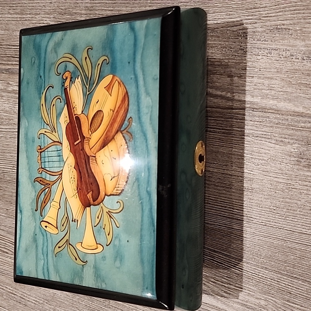 Music box made in Italy